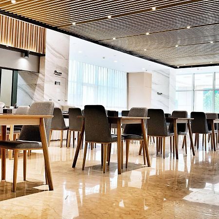 Holiday Inn Express - Jinan Exhibition Center, An Ihg Hotel Экстерьер фото
