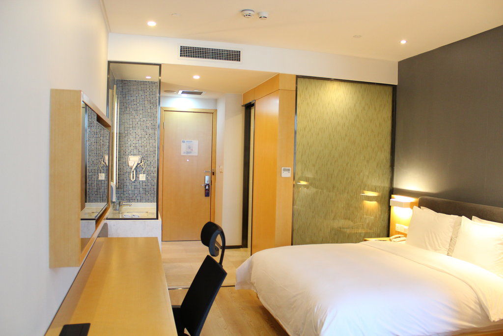 Holiday Inn Express - Jinan Exhibition Center, An Ihg Hotel Экстерьер фото