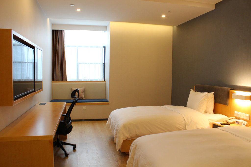 Holiday Inn Express - Jinan Exhibition Center, An Ihg Hotel Экстерьер фото