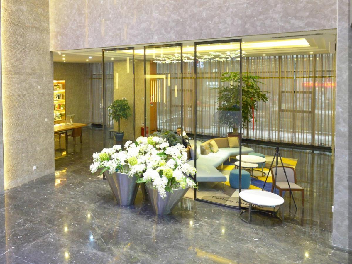 Holiday Inn Express - Jinan Exhibition Center, An Ihg Hotel Экстерьер фото