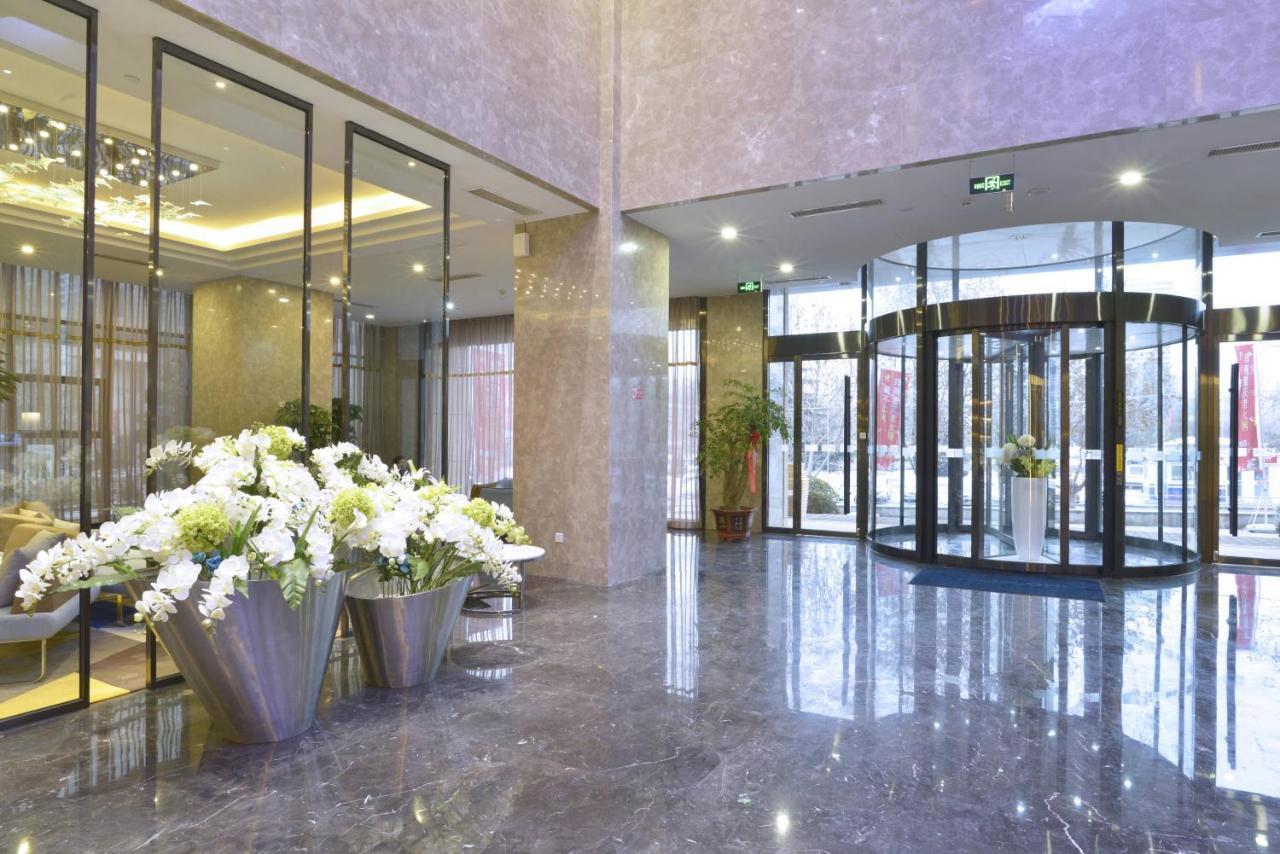 Holiday Inn Express - Jinan Exhibition Center, An Ihg Hotel Экстерьер фото